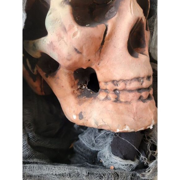 Styrofoam AS IS grim reaper hanging head skeleton red Halloween prop decor - Picture 6 of 16